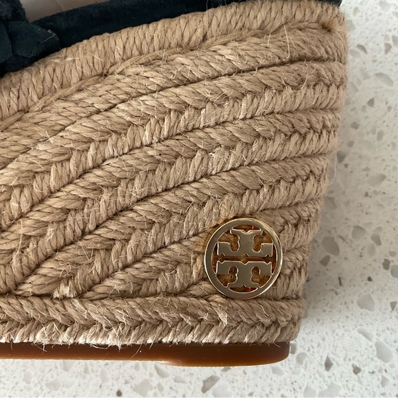 BRAND NEW TORY BURCH NAVY BLUE WEDGE SUEDE SANDAL US SIZE 7.5 GORGEOUS! - Picture 6 of 7